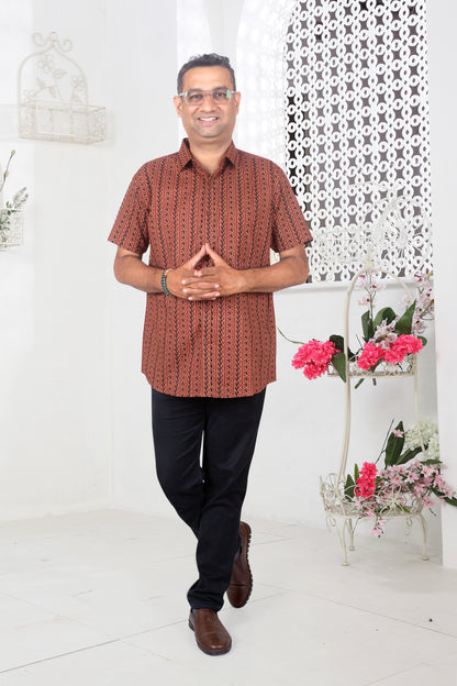 Father Brown Vertical Print Half Shirt in Cotton